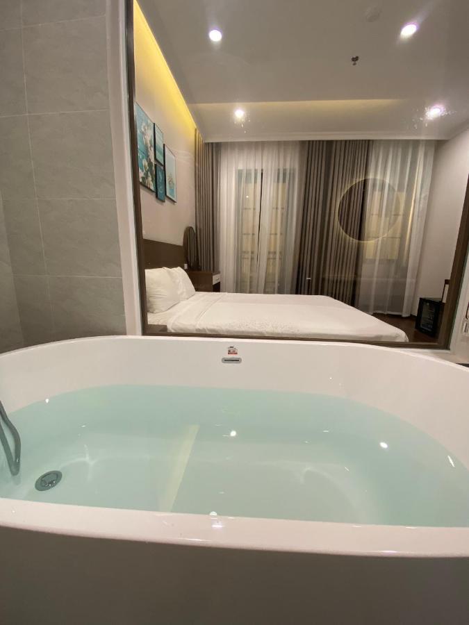 Moonlight Hotel 하롱 외부 사진