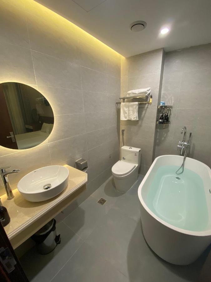 Moonlight Hotel 하롱 외부 사진