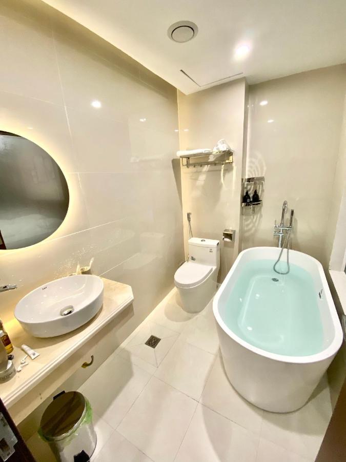 Moonlight Hotel 하롱 외부 사진